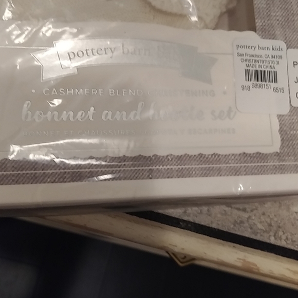 Pottery Barn Kids NWT Cashmere Blend Bonnet and Bootie Set - 0-3 Months - Picture 3 of 3